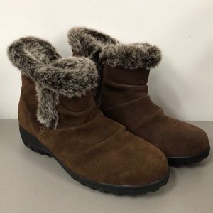 Khombu Women’s Lisa All Weather Ankle Booties